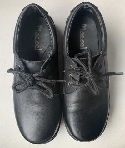 Zapatos escolares acordonados Marcel